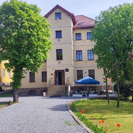 Willa Pod Gwiazdami & Spa Kudowa-Zdrój Kültér fotó